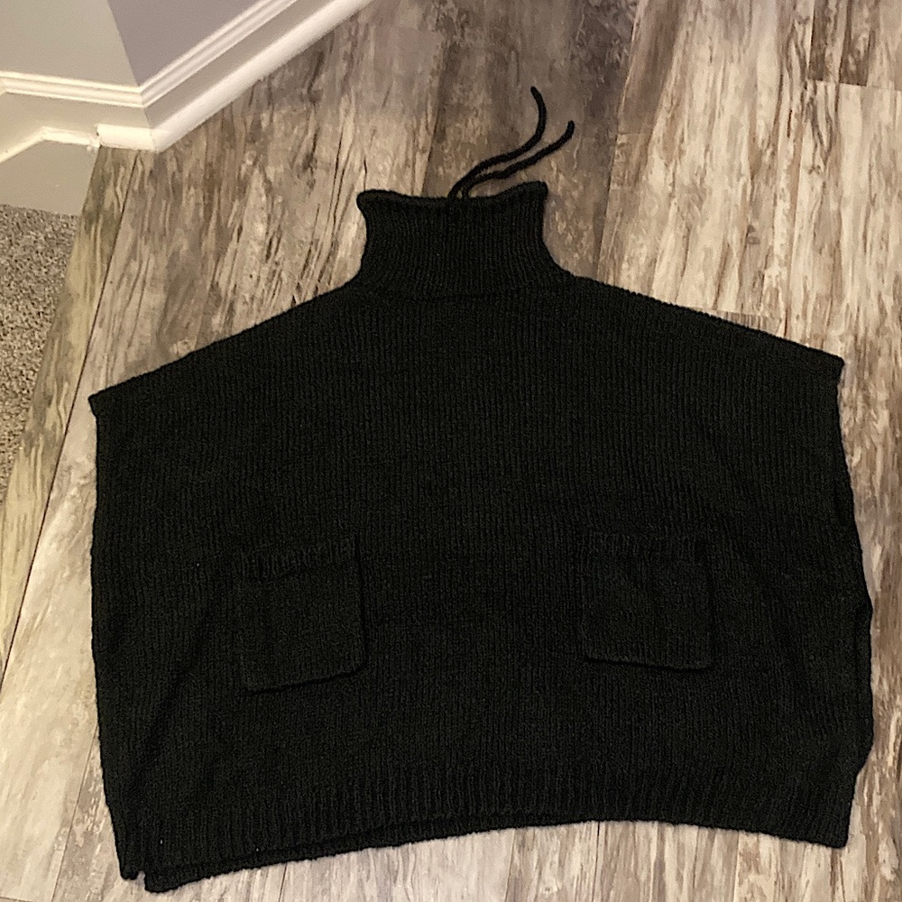 Nordstrom black sleeveless sweater poncho